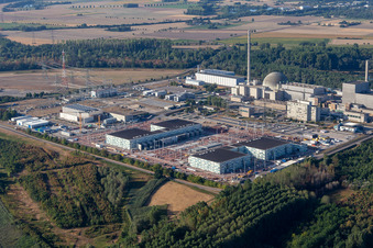 Schrägluftbild von TransnetBW GmbH, Gleichstrom-Umspannwerk auf dem Gelände des stillgelegten AKW Philippsburg im Bundesland Baden-Württemberg, Deutschland