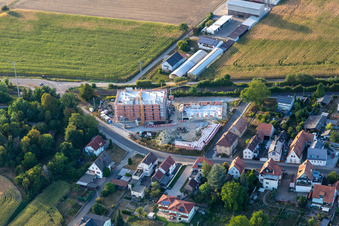 Neubaustelle am Bahnübergang Schaidt in Wörth am Rhein im Bundesland Rheinland-Pfalz, Deutschland