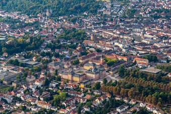 Schlossgarten und Schloss Bruchsal im Bundesland Baden-Württemberg, Deutschland