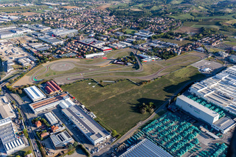 Schrägluftbild von Formel 1 Rennstrecke von Ferrari, Pista di Fiorano, Circuito di Fiorano in Fiorano Modenese im Bundesland Modena, Italien