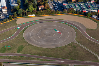 Formel 1 Rennstrecke von Ferrari, Pista di Fiorano, Circuito di Fiorano in Fiorano Modenese im Bundesland Modena, Italien aus der Luft betrachtet
