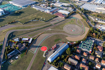 Schrägluftbild von Formel 1 Rennstrecke von Ferrari, Pista di Fiorano, Circuito di Fiorano in Fiorano Modenese im Bundesland Modena, Italien