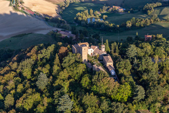 Schloss Montegibbio Castello di Montegibbio im Ortsteil Il Poggio in Sassuolo im Bundesland Modena, Italien von oben
