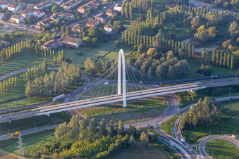 Luftbild von Brücke Vela di Calatrava SÜD in Reggio nell’Emilia im Bundesland Reggio Emilia, Italien