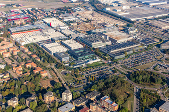 Schrägluftbild von Ferrari S.P.A in Maranello im Bundesland Modena, Italien