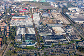 Ferrari S.P.A in Maranello im Bundesland Modena, Italien aus der Luft betrachtet