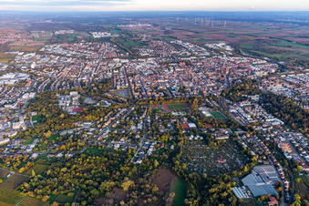 Drohnenaufname von Landau in der Pfalz im Bundesland Rheinland-Pfalz, Deutschland