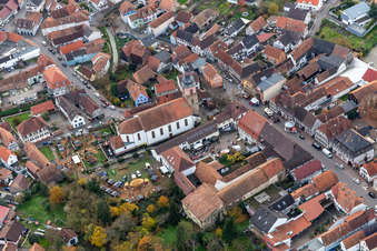 Luftbild von Anneresl Weihnachtsmarkt in Rheinzabern im Bundesland Rheinland-Pfalz, Deutschland