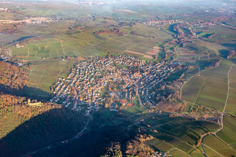 Klingenmünster von Südwesten im Bundesland Rheinland-Pfalz, Deutschland