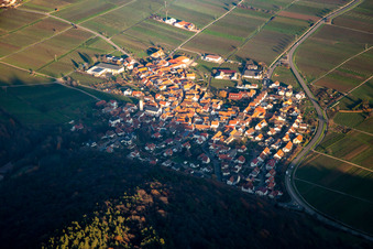 Eschbach von Westen im Bundesland Rheinland-Pfalz, Deutschland