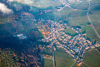 Winzerdorfansicht von Südwesten in Frankweiler im Bundesland Rheinland-Pfalz, Deutschland
