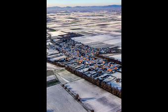 Luftbild von Im Winter bei Schnee in Herxheimweyher im Bundesland Rheinland-Pfalz, Deutschland