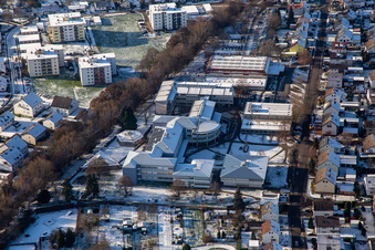 Gymnasium im PAMINA Schulzentrum im Winter bei Schnee in Herxheim bei Landau im Bundesland Rheinland-Pfalz, Deutschland