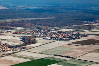 Knittelsheim von Südwesten im Winter bei Schnee im Bundesland Rheinland-Pfalz, Deutschland