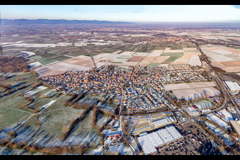 Ortsansicht von Süden im Winter bei Schnee in Rohrbach im Bundesland Rheinland-Pfalz, Deutschland