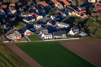 Luftbild von Rue de la Chappelle in Niederlauterbach im Bundesland Bas-Rhin, Frankreich