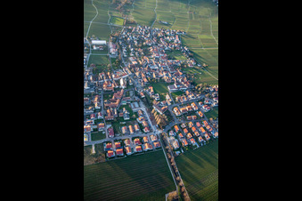 Hainfeld von Osten im Bundesland Rheinland-Pfalz, Deutschland