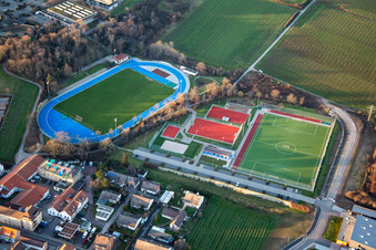 Luftbild von Weinstraßenstadion und Sportplatzanlage Edenkoben in Maikammer im Bundesland Rheinland-Pfalz, Deutschland
