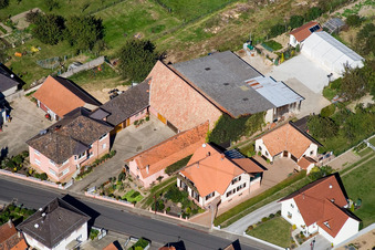 Drohnenaufname von Schleithal im Bundesland Bas-Rhin, Frankreich