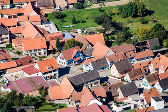 Schleithal im Bundesland Bas-Rhin, Frankreich aus der Drohnenperspektive