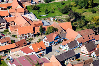 Schleithal im Bundesland Bas-Rhin, Frankreich von der Drohne aus gesehen