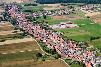 Schrägluftbild von Schleithal im Bundesland Bas-Rhin, Frankreich