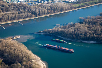 Einfahrt vom Rhein zum Landeshafen Wörth im Ortsteil Maximiliansau in Wörth am Rhein im Bundesland Rheinland-Pfalz, Deutschland