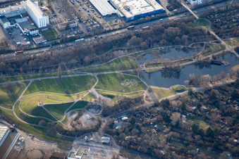 Günther-Klotz-Anlage mit Mount Klotz im Ortsteil Südweststadt in Karlsruhe im Bundesland Baden-Württemberg, Deutschland