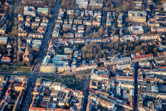 Kaiserplatz und Reinhold-Frank-Straße im Ortsteil Weststadt in Karlsruhe im Bundesland Baden-Württemberg, Deutschland