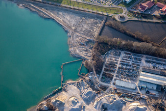 Werksgelände der 3A Beton GmbH am Baggersee in Hagenbach im Bundesland Rheinland-Pfalz, Deutschland