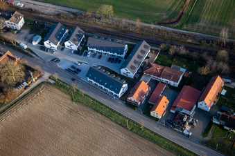Luftbild von Neue Reihenhaussiedlung am Schaidter Bahnhof in Steinfeld im Bundesland Rheinland-Pfalz, Deutschland