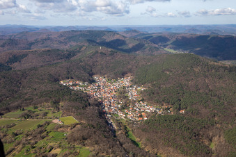 Luftbild von Dornröschen der Pfalz in Dörrenbach im Bundesland Rheinland-Pfalz, Deutschland