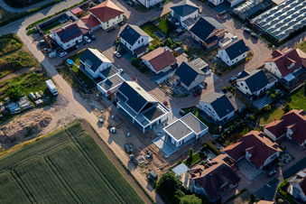 Sonnenweg in Kuhardt im Bundesland Rheinland-Pfalz, Deutschland