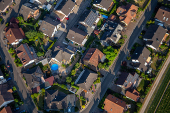 Drohnenaufname von Südring von Westen in Kuhardt im Bundesland Rheinland-Pfalz, Deutschland
