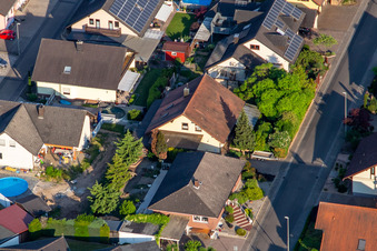 Südring von Westen in Kuhardt im Bundesland Rheinland-Pfalz, Deutschland von einer Drohne aus