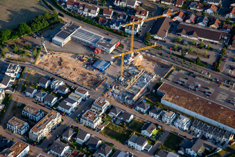 Baustelle Am Wall von Nordwesten im Ortsteil Hochstetten in Linkenheim-Hochstetten im Bundesland Baden-Württemberg, Deutschland