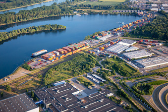 Landeshafen Wörth und Industriegebiet Oberwald  Contargo Wörth-Karlsruhe GmbH in Wörth am Rhein im Bundesland Rheinland-Pfalz, Deutschland