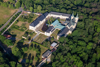 Kloster Huysburg im Ortsteil Röderhof im Bundesland Sachsen-Anhalt, Deutschland von oben gesehen