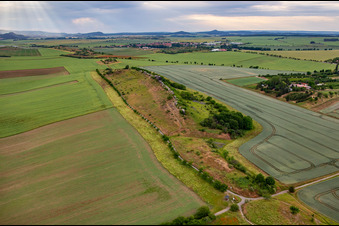 Schrägluftbild von Teufelsmauer Mittelsteine im Ortsteil Weddersleben in Thale im Bundesland Sachsen-Anhalt, Deutschland