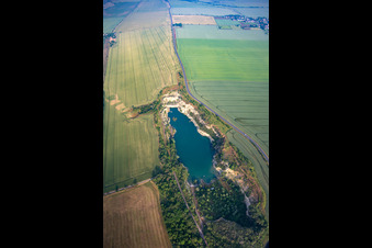 Luftaufnahme von Baggersee an der Bahnhofstr im Ortsteil Ermsleben in Falkenstein im Bundesland Sachsen-Anhalt, Deutschland