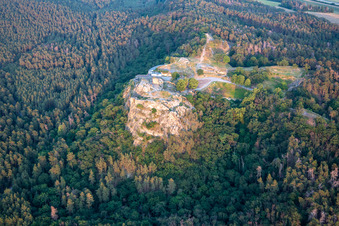 Burg und Festung Regenstein in Blankenburg im Bundesland Sachsen-Anhalt, Deutschland aus der Luft
