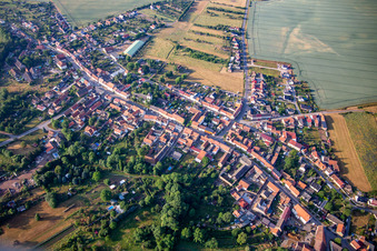 Luftbild von Ortsteil Brücken in Brücken-Hackpfüffel im Bundesland Sachsen-Anhalt, Deutschland