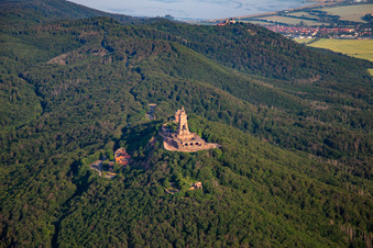 Kyffhäuser-Denkmal im Ortsteil Steinthaleben in Kyffhäuserland im Bundesland Thüringen, Deutschland aus der Vogelperspektive