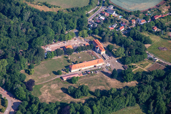 Luftbild von Bernstein Schloss Meisdorf und  Waldhotel Forsthaus GmbH in Falkenstein im Bundesland Sachsen-Anhalt, Deutschland