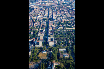 Planetarium und Augustaanlage in Verlängerung der A656 im Ortsteil Oststadt in Mannheim im Bundesland Baden-Württemberg, Deutschland