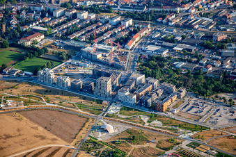 Bundesgartenschau (BUGA) Mannheim Eingang Parkschale Leonie-Ossowski-Promenade im Ortsteil Käfertal im Bundesland Baden-Württemberg, Deutschland