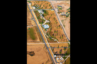 Kurpfälzer Meile der Innovationen, PARKSCHALE Conversio: Philipp Morlock, Eidechsenhabitat. Molchgewässer, Panzerwaschanlage, Panoramasteg- Die Dreifelderwirtschaft im Spinelli-Park der Bundesgartenschau Mannheim BUGA 2023 im Ortsteil Feudenheim im Bundesland Baden-Württemberg, Deutschland