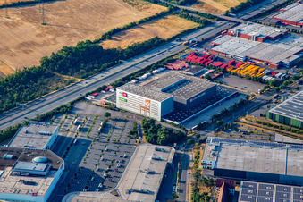 XXXLutz Mann Mobilia Mannheim im Ortsteil Vogelstang im Bundesland Baden-Württemberg, Deutschland