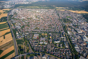 Viernheim von Osten im Bundesland Hessen, Deutschland