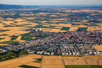 Heddesheim von Nordwesten im Bundesland Baden-Württemberg, Deutschland